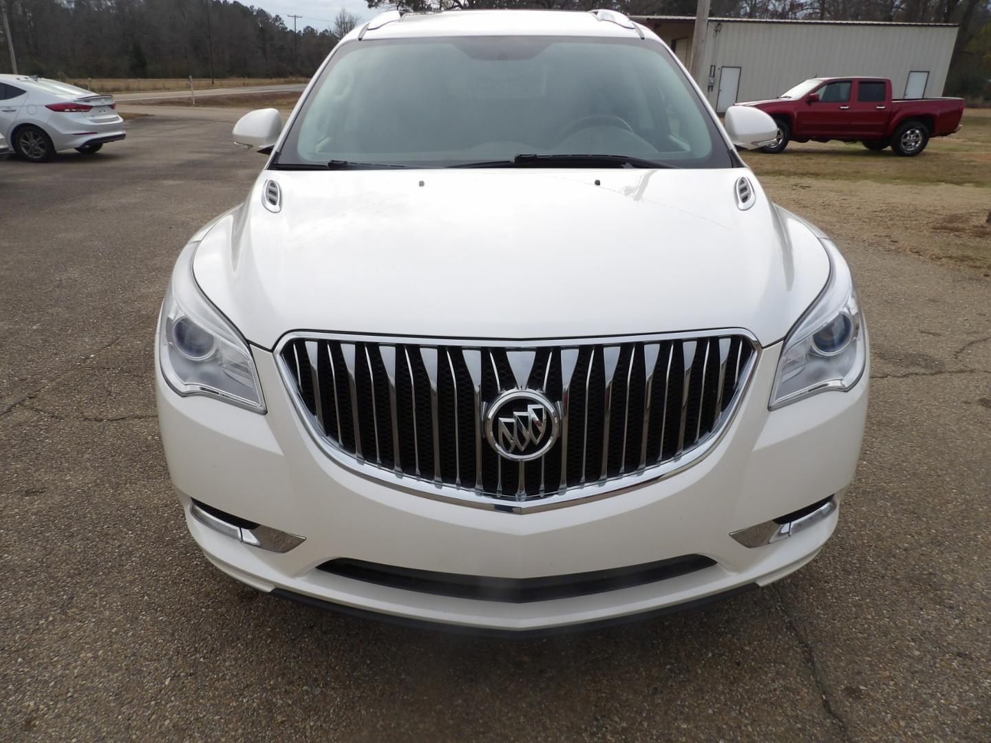 2014 White /Brown Buick Enclave (5GAKRBKD8EJ) , located at 401 First NE, Bearden, AR, 71720, (870) 687-3414, 33.726528, -92.611519 - Photo#26